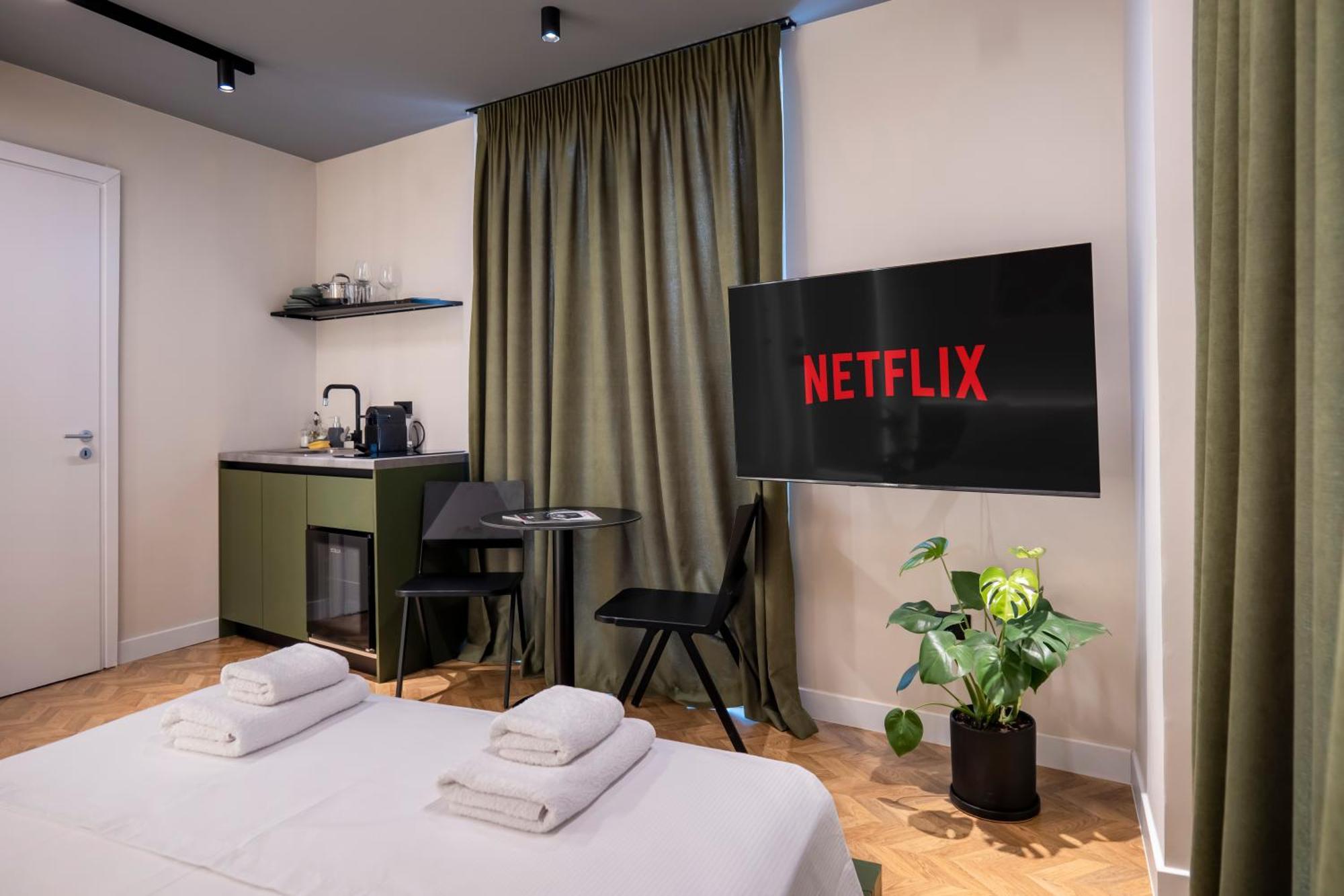 Muz Studios Тирана Экстерьер фото