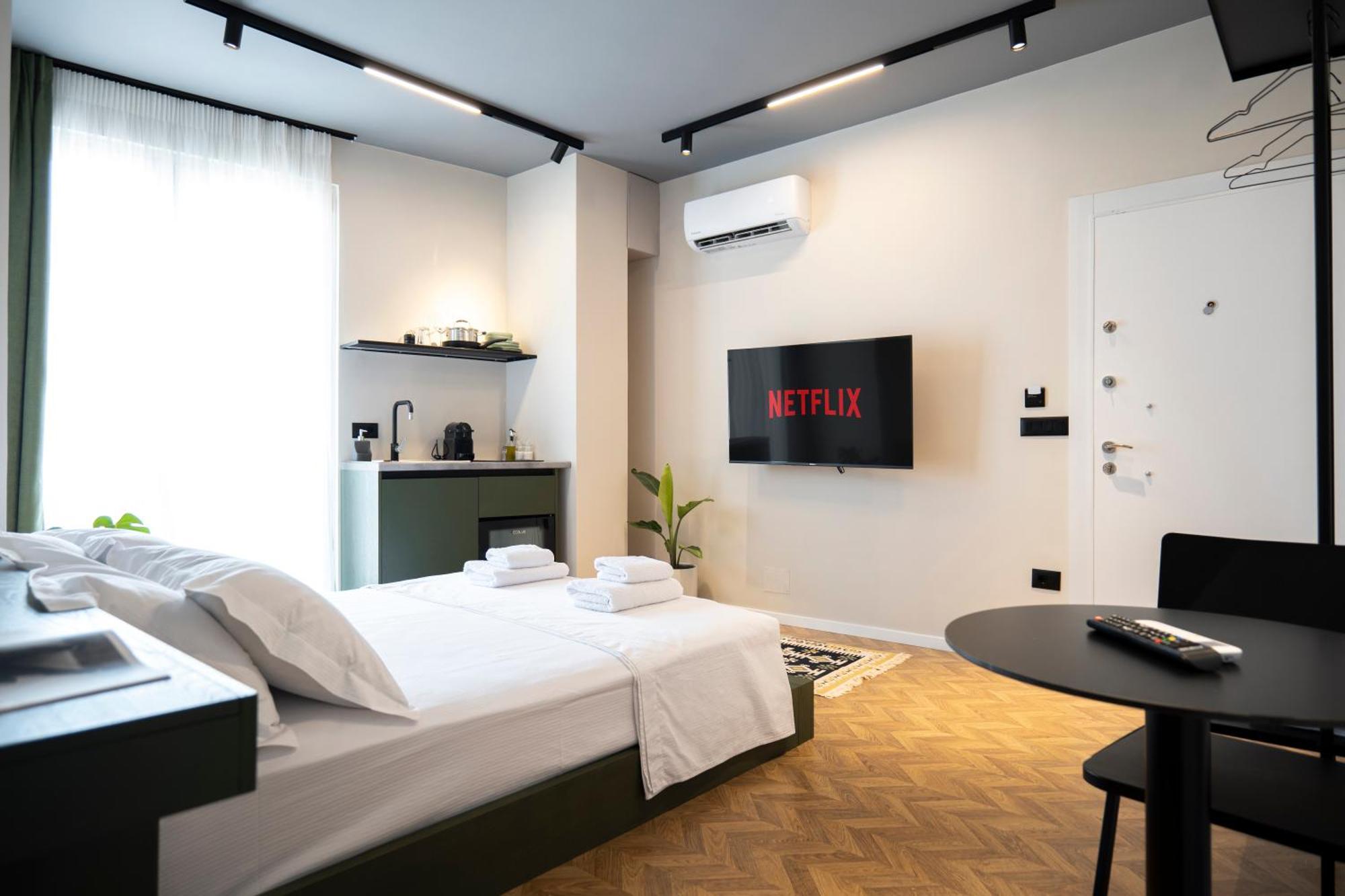 Muz Studios Тирана Экстерьер фото