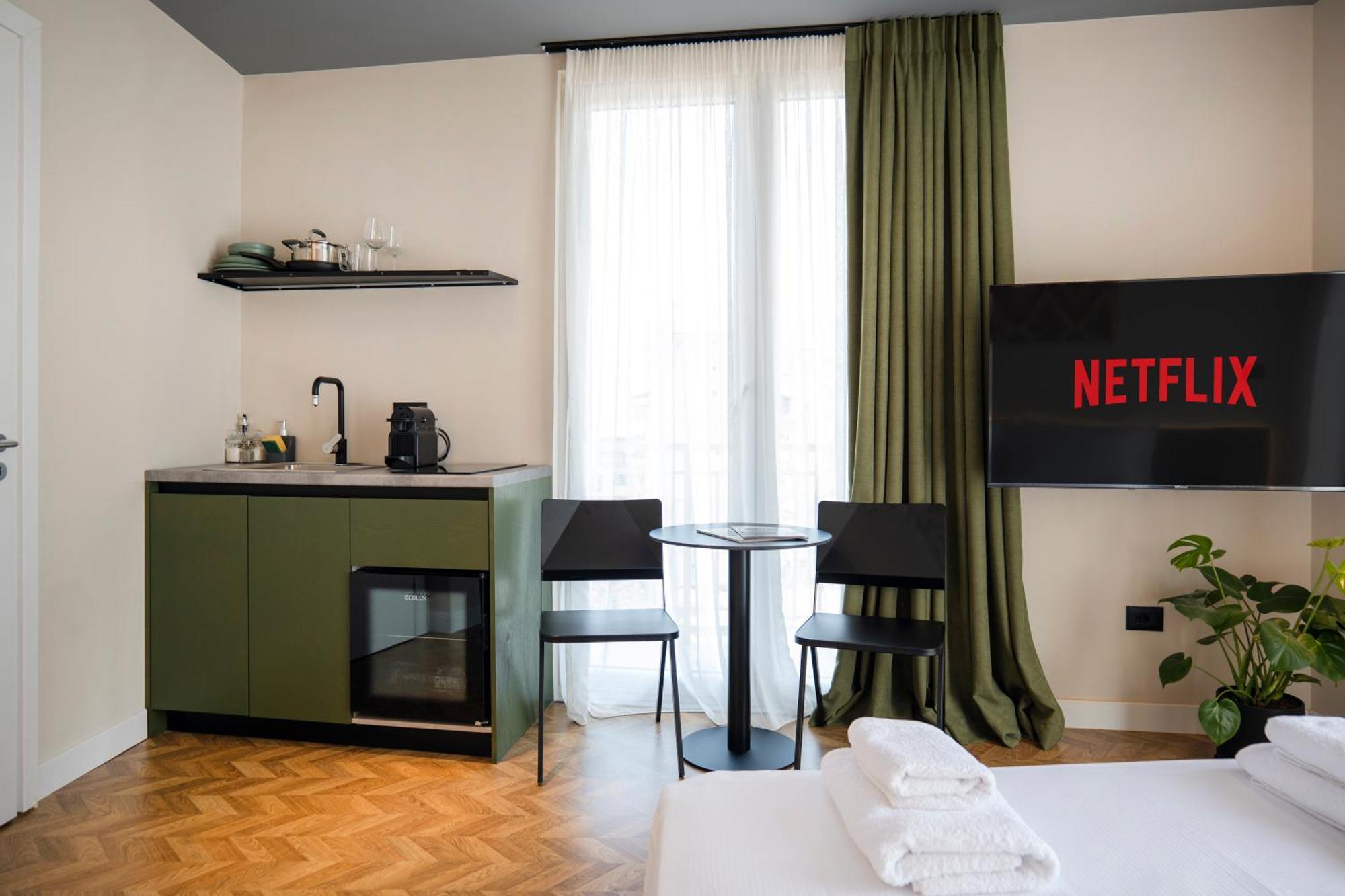 Muz Studios Тирана Экстерьер фото