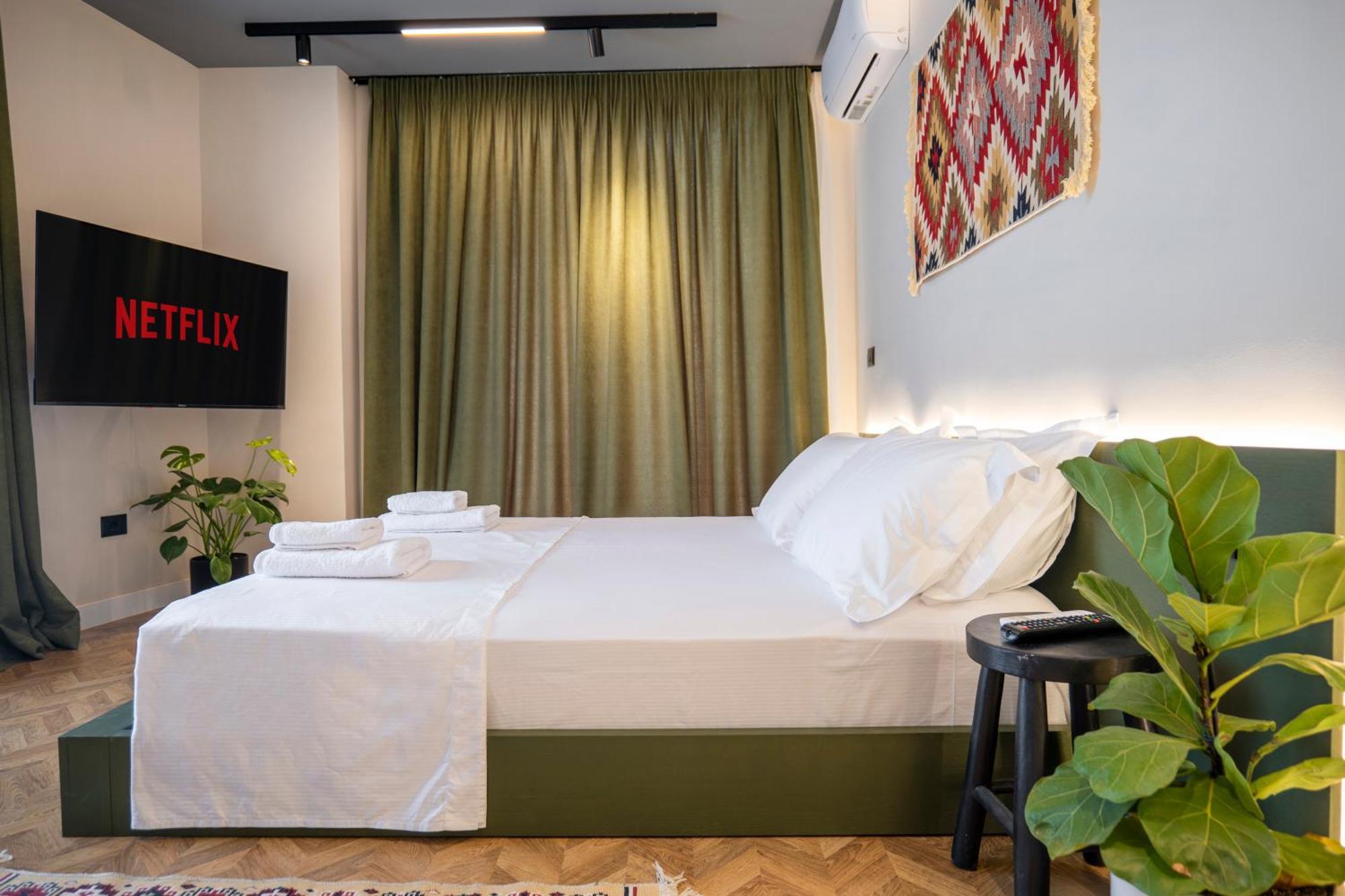 Muz Studios Тирана Экстерьер фото