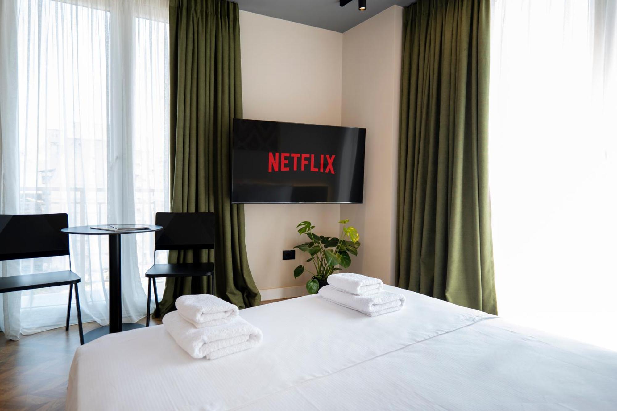 Muz Studios Тирана Экстерьер фото