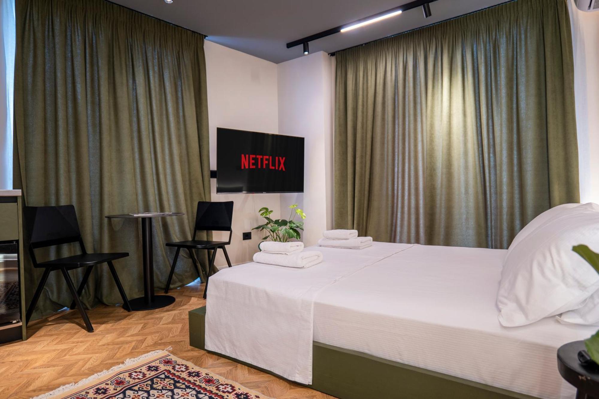 Muz Studios Тирана Экстерьер фото