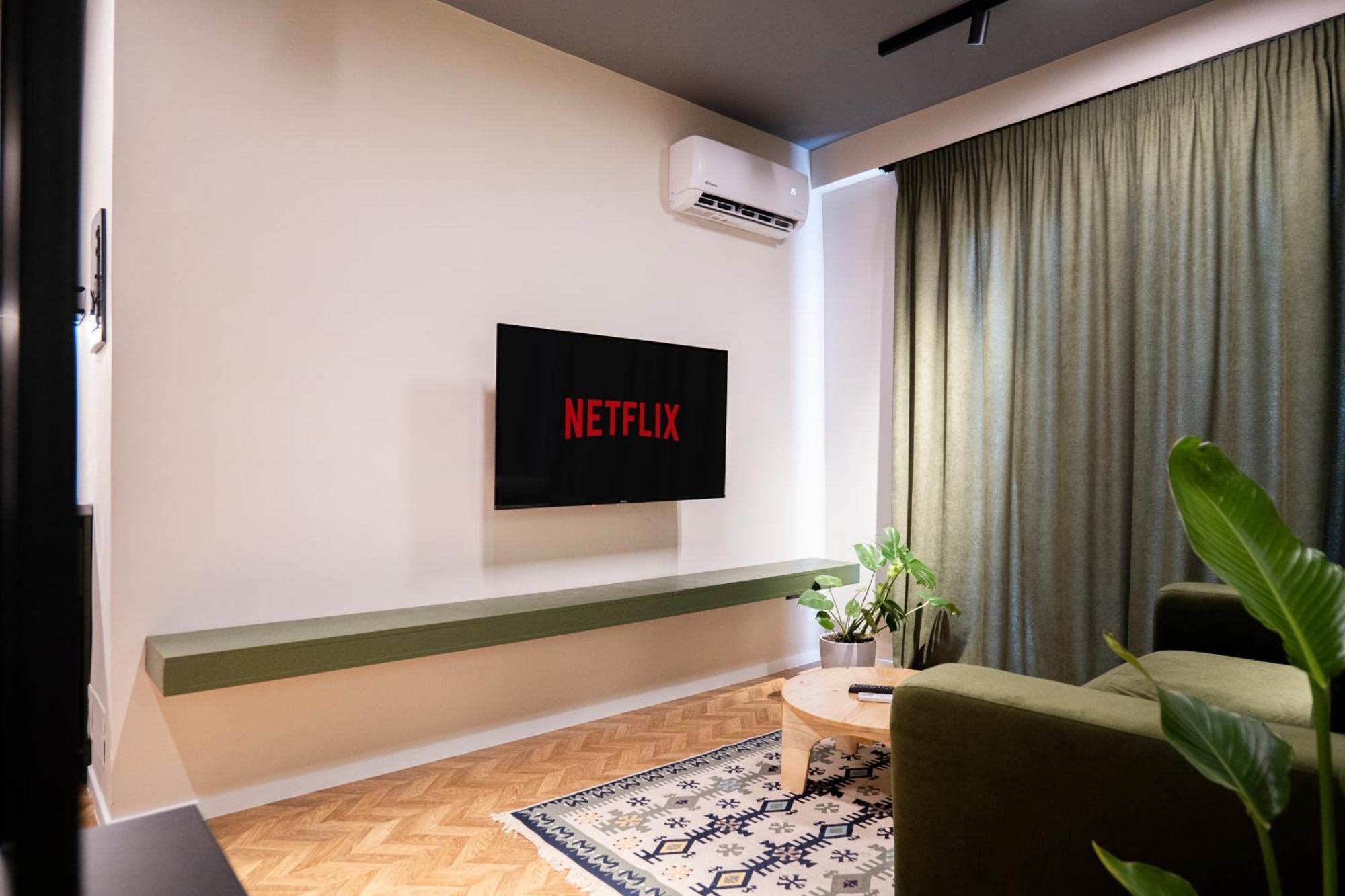 Muz Studios Тирана Экстерьер фото