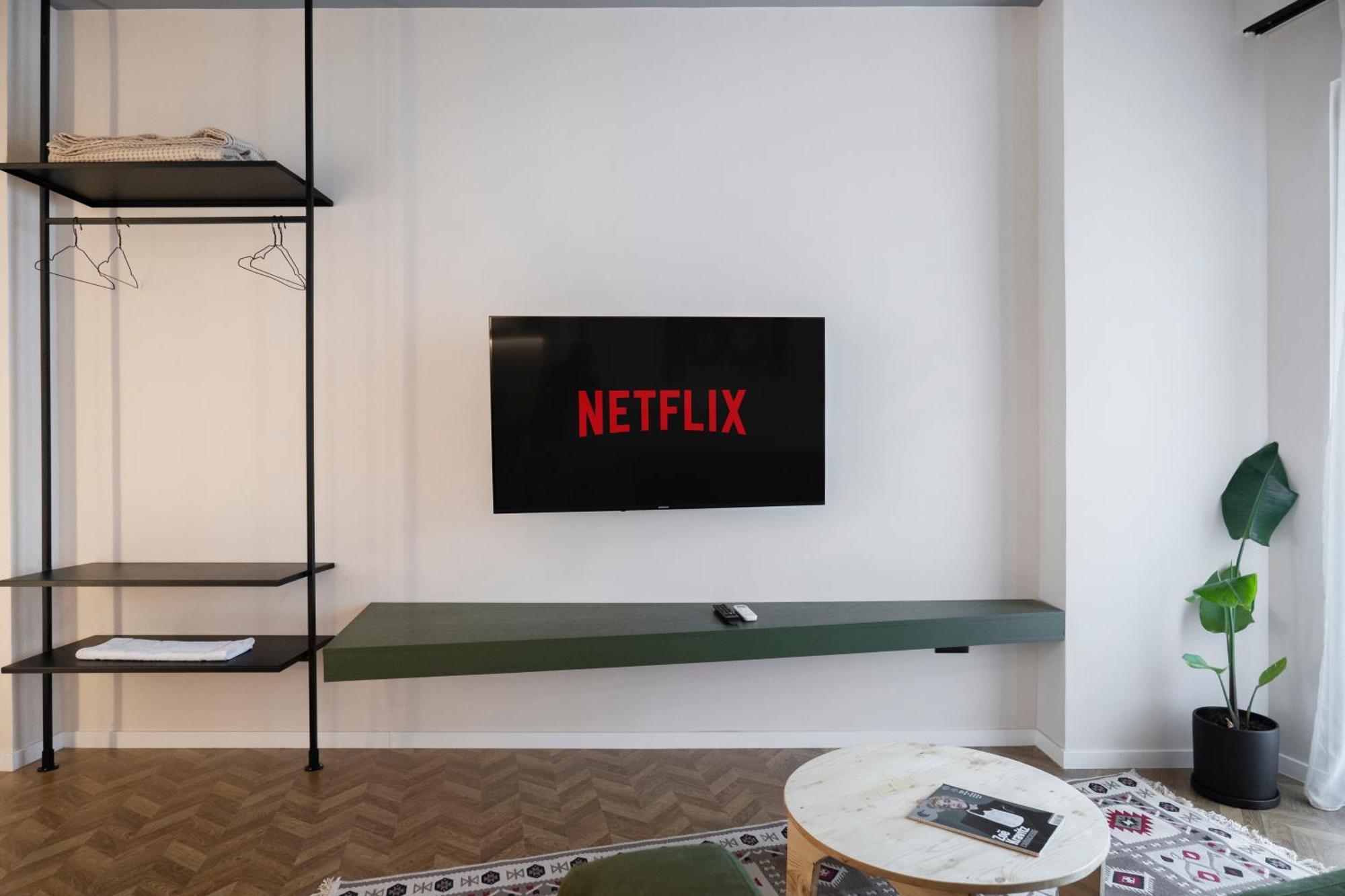 Muz Studios Тирана Экстерьер фото