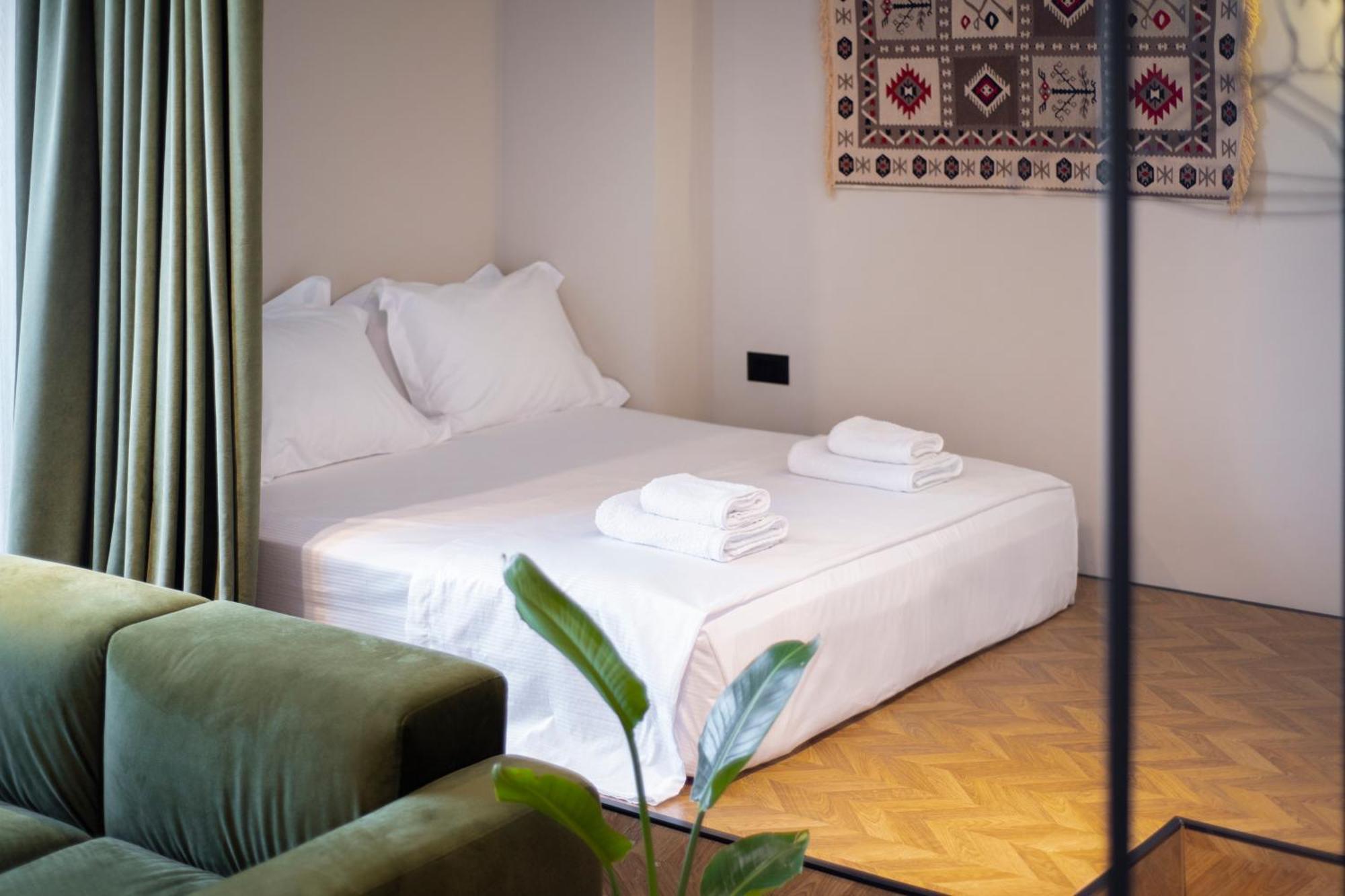 Muz Studios Тирана Экстерьер фото
