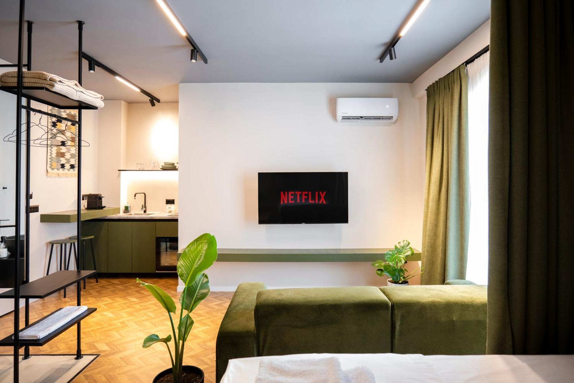 Muz Studios Тирана Экстерьер фото