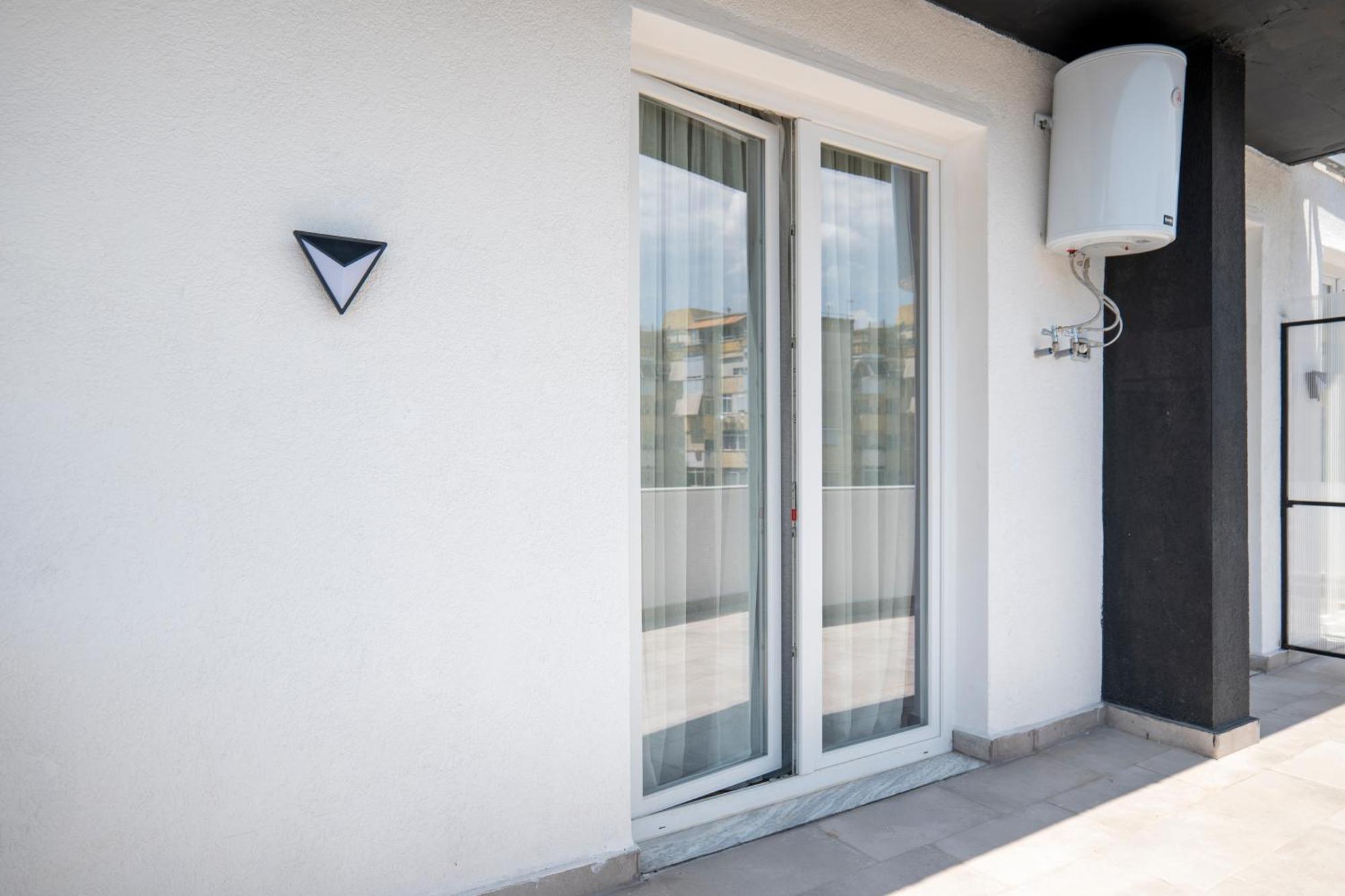 Muz Studios Тирана Экстерьер фото